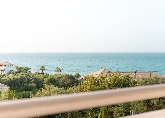 Airy Flat At Xenios Avlais