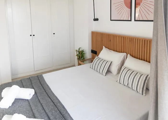 Airy Flat At Xenios Avlais
